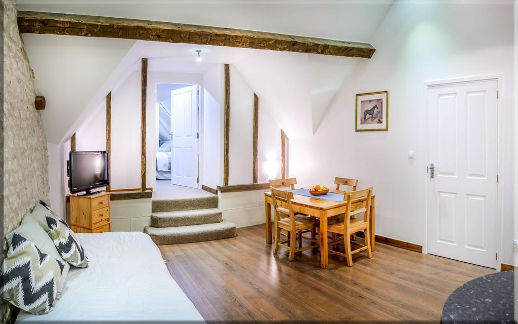 Gites Arches De Muschamp Cussay Kültér fotó